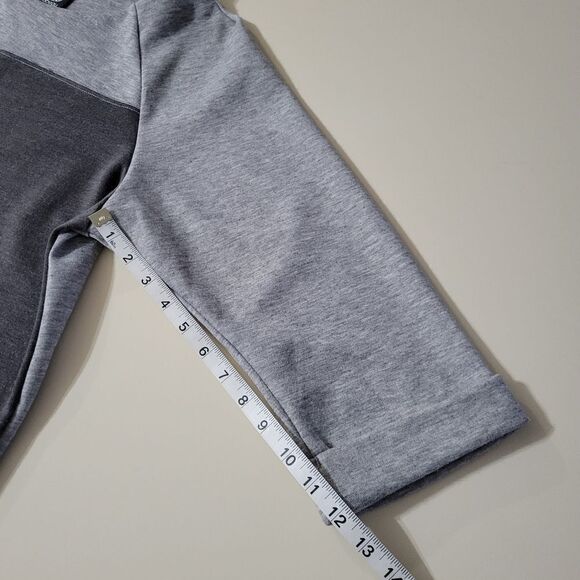 Bobeau Women's Black and Gray Colorblock Pullover Top - Picture 6 of 11